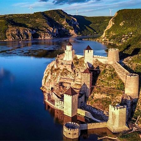 Apartman Studio Milojkovic Golubac Exteriér fotografie